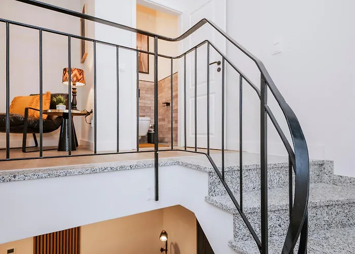 S331 - Luxurious Two Bedroom Duplex Apartment In Cologne