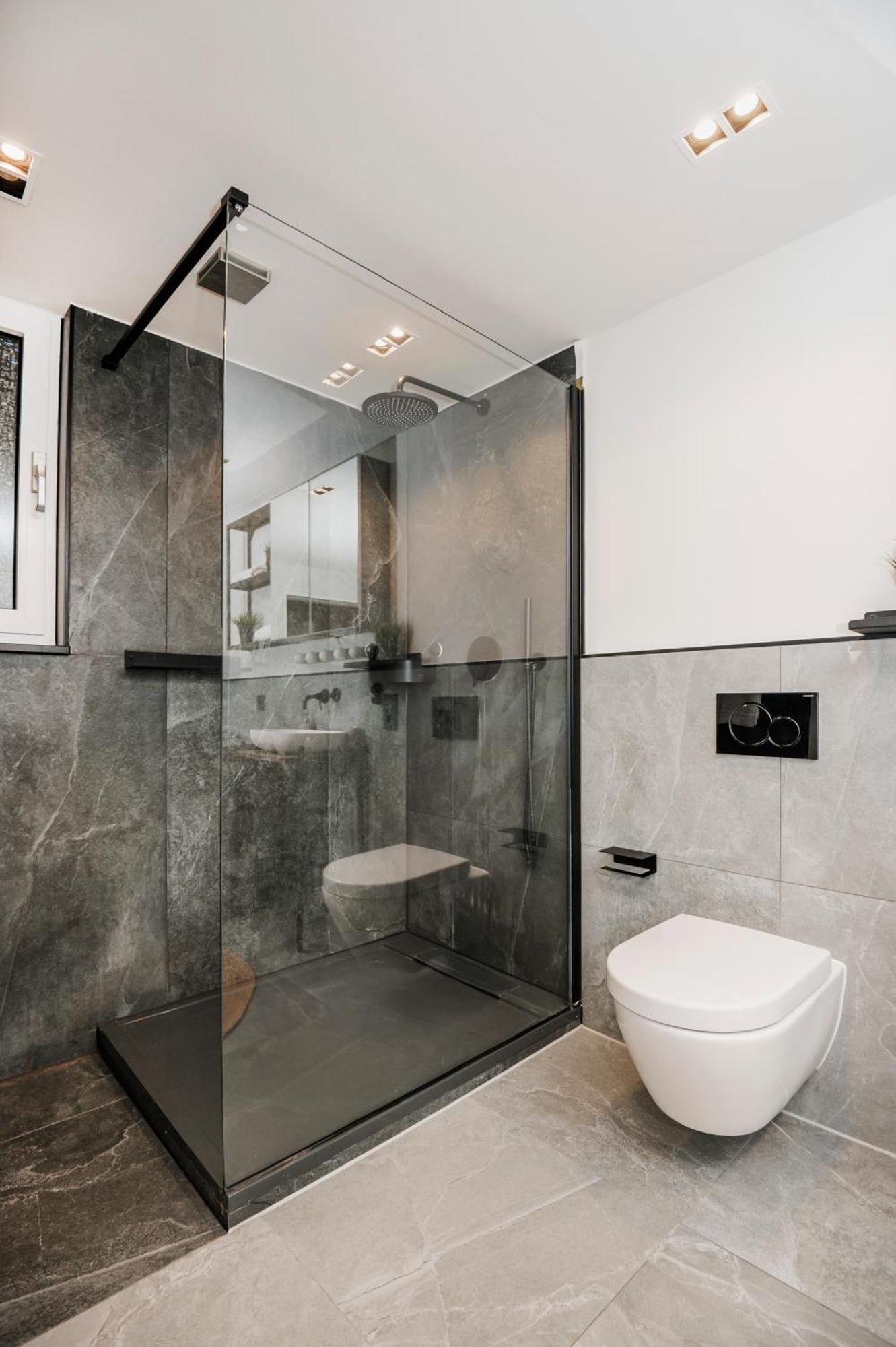 S331 - Luxurious Two Bedroom Duplex In Appartement