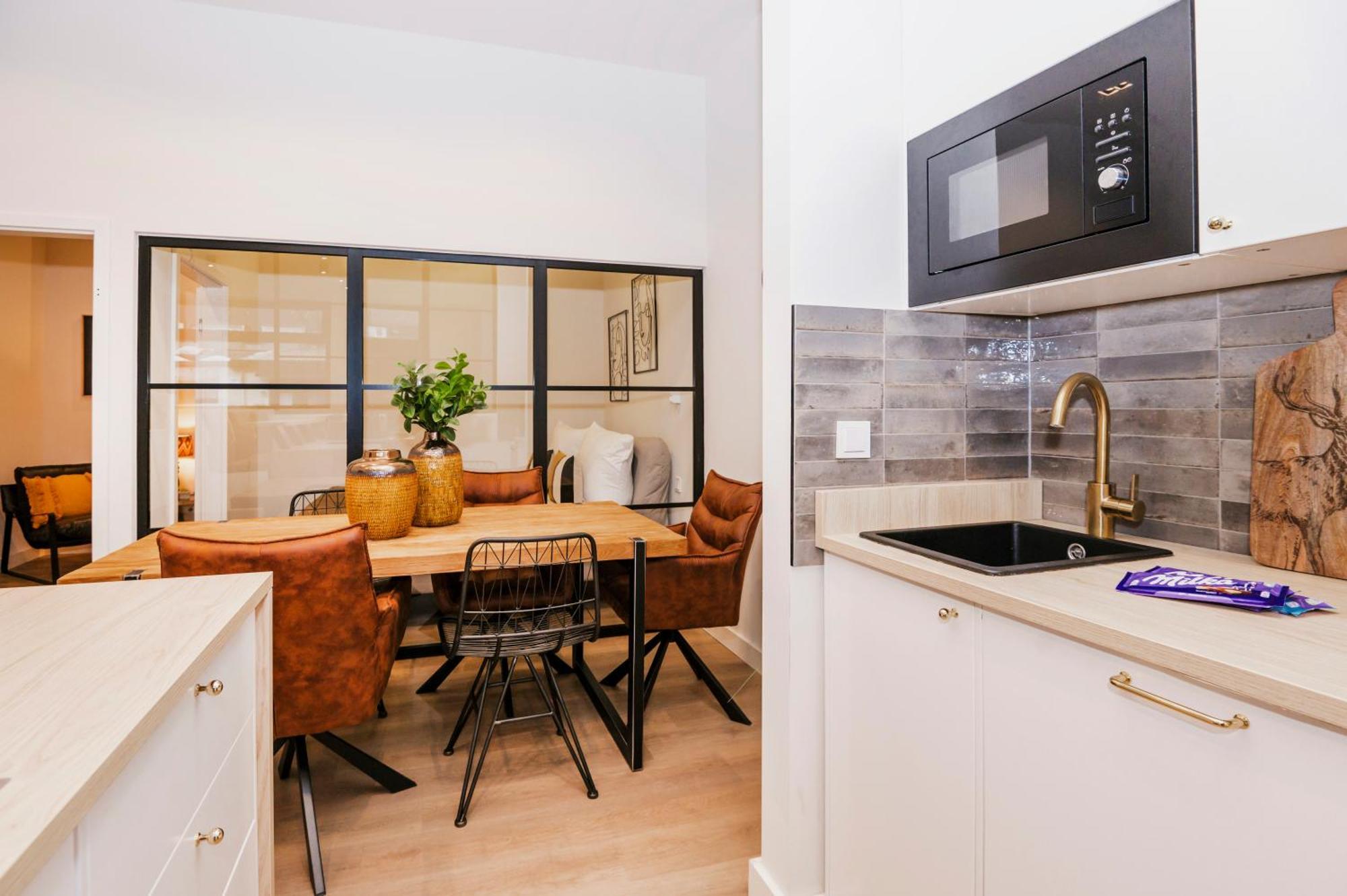 S331 - Luxurious Two Bedroom Duplex In Appartement Cologne