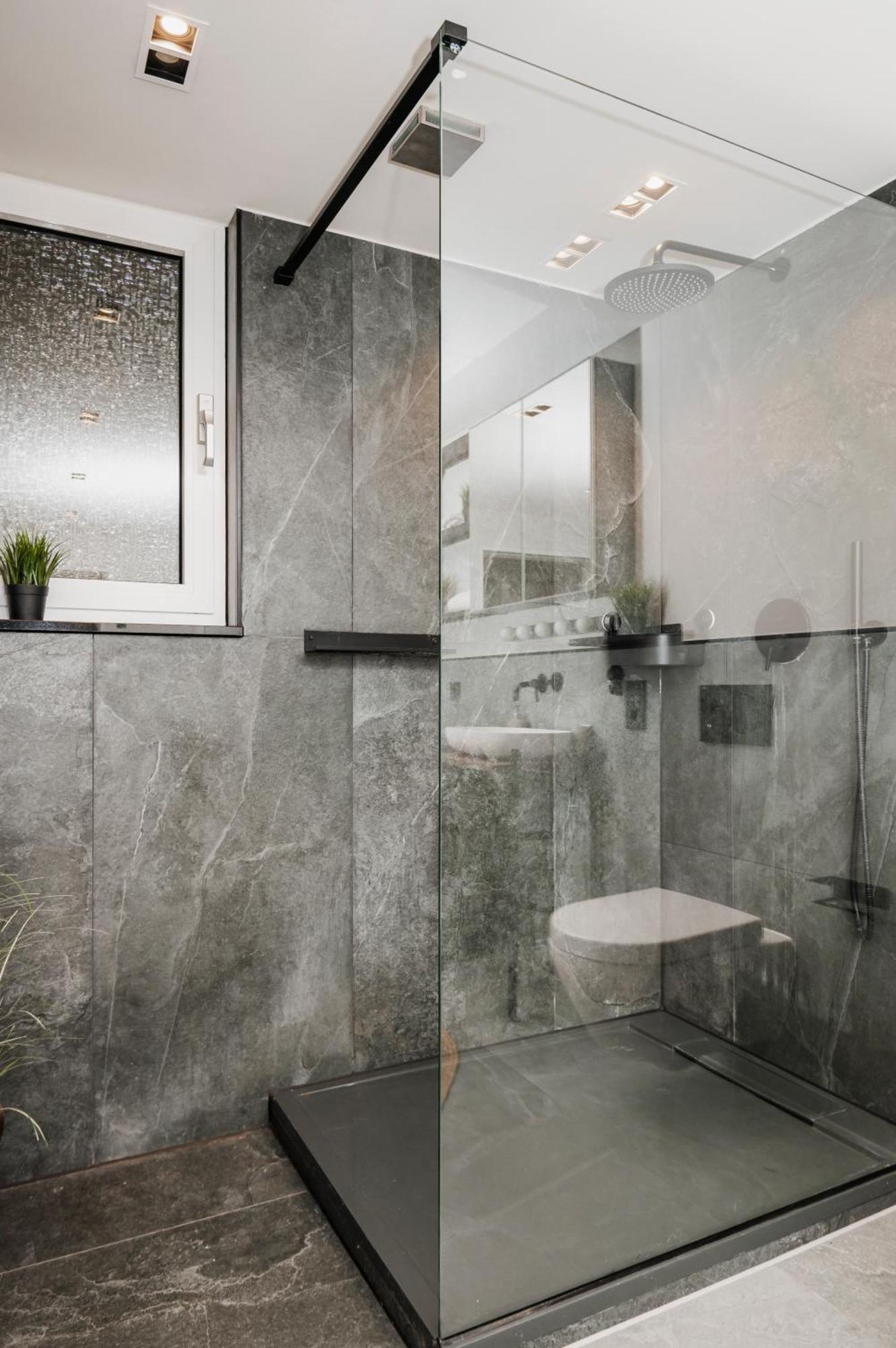 S331 - Luxurious Two Bedroom Duplex In Appartement *